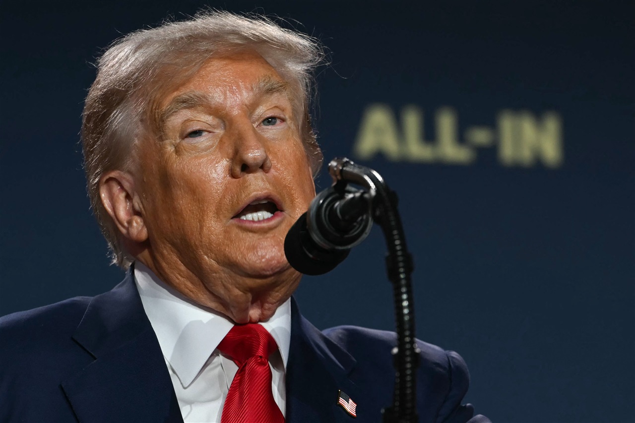 AI: La Casa Bianca accusa la Cina di furto su scala industriale e annuncia giro di vite