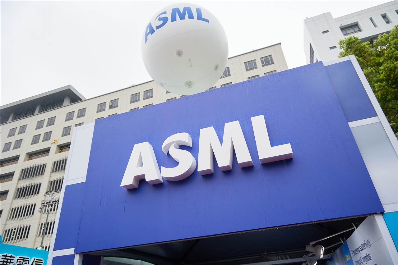 ASML riorganizza la struttura dirigenziale; l'impatto di TSMC sul futuro del High-NA EUV