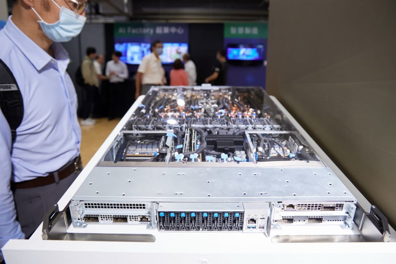 Foxconn: spedizioni di server AI in forte crescita grazie a mix e modello di fornitura