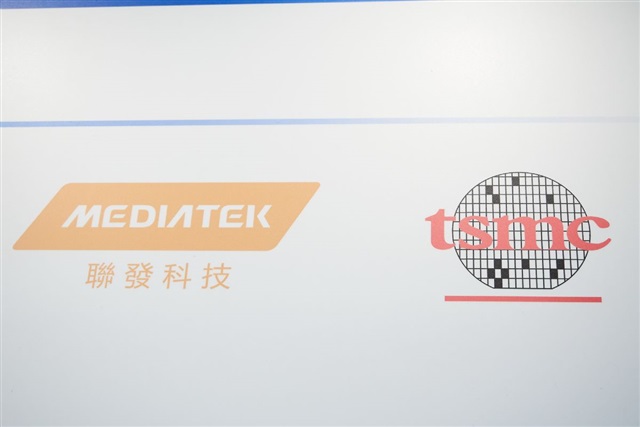 L'Onda degli ASIC: Broadcom e i Produttori Taiwanesi Ridefiniscono l'Hardware AI