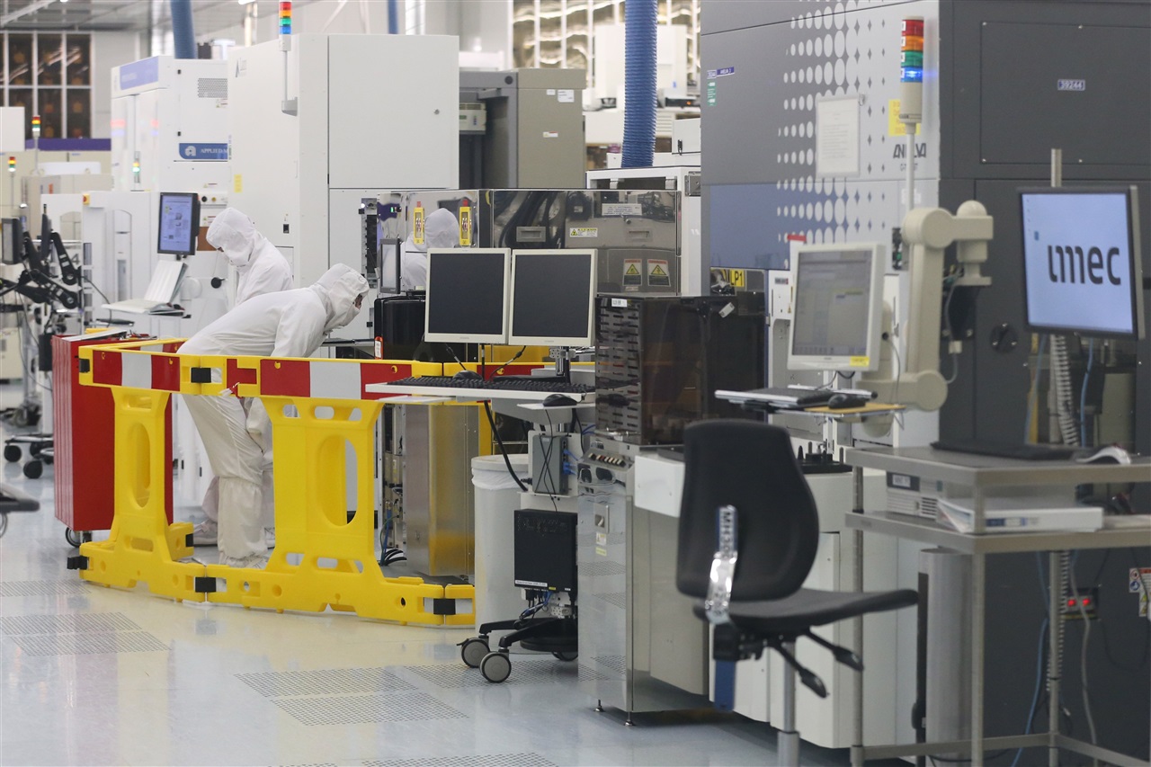 ASML, TSMC e imec: i transistor 2D si avvicinano alla produzione di massa