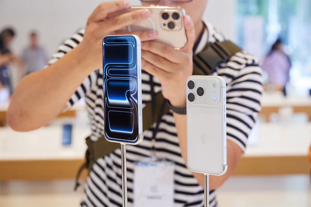 Apple's foldable iPhone launch may slip to early 2027