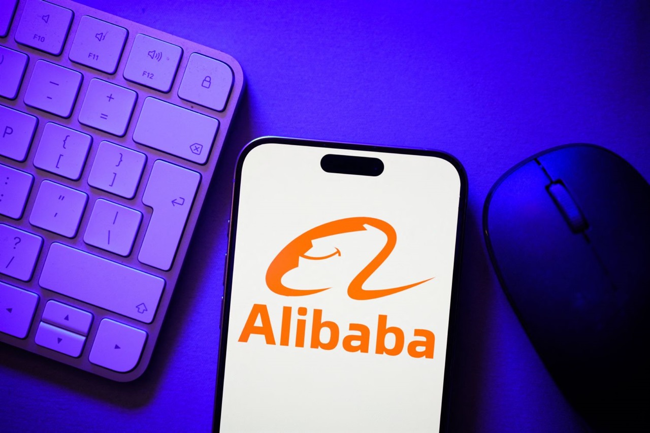 Alibaba cita in giudizio il Pentagono: etichetta militare e nodo hardware on-premise