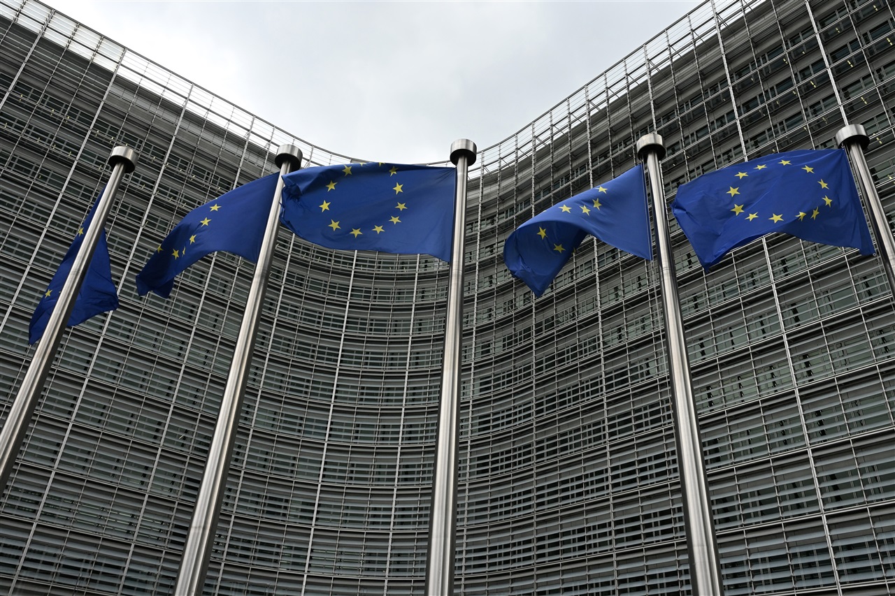 UE dà il via libera ai 76 milioni di aiuti tedeschi per il centro test di chip quantistici a Monaco