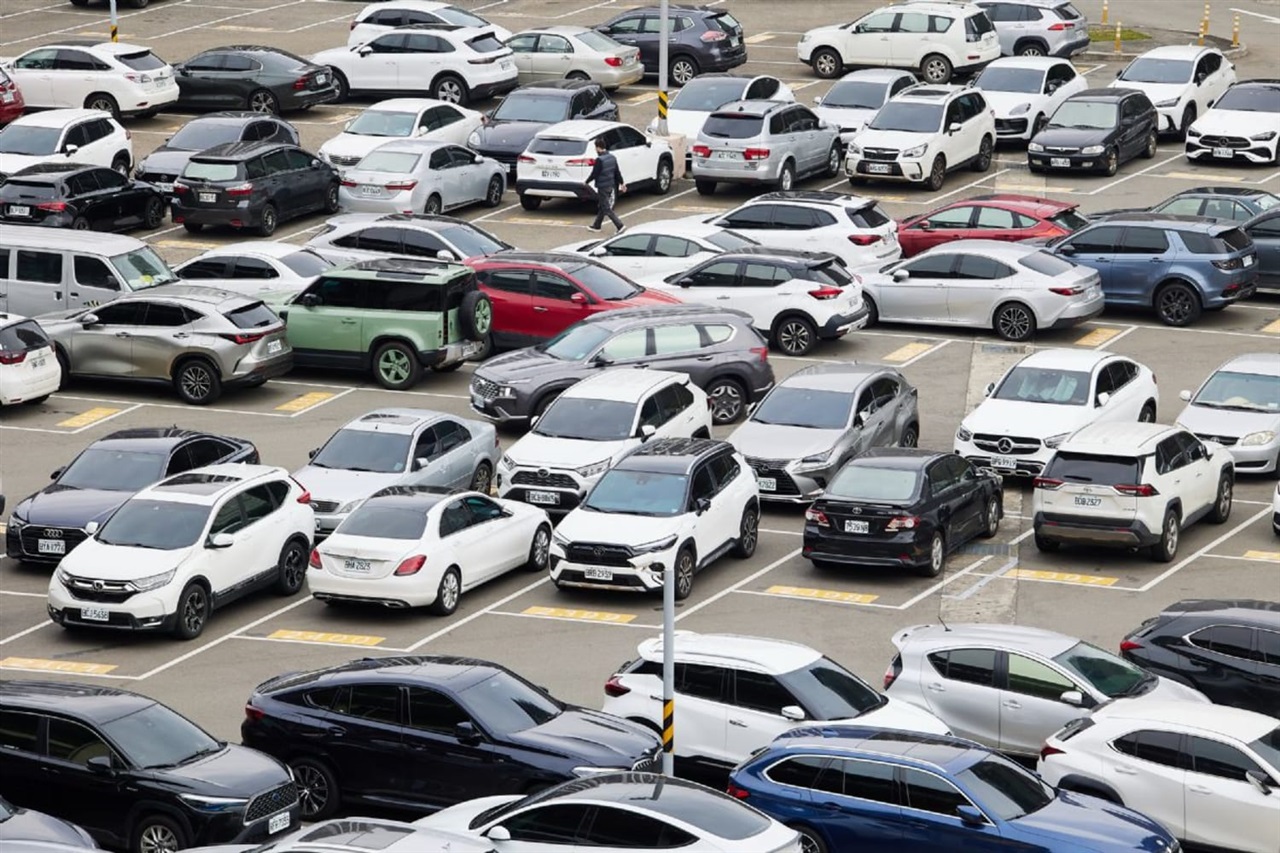 Mercato auto Taiwan si stabilizza: il segnale distensivo sui dazi rassicura anche l’hardware AI