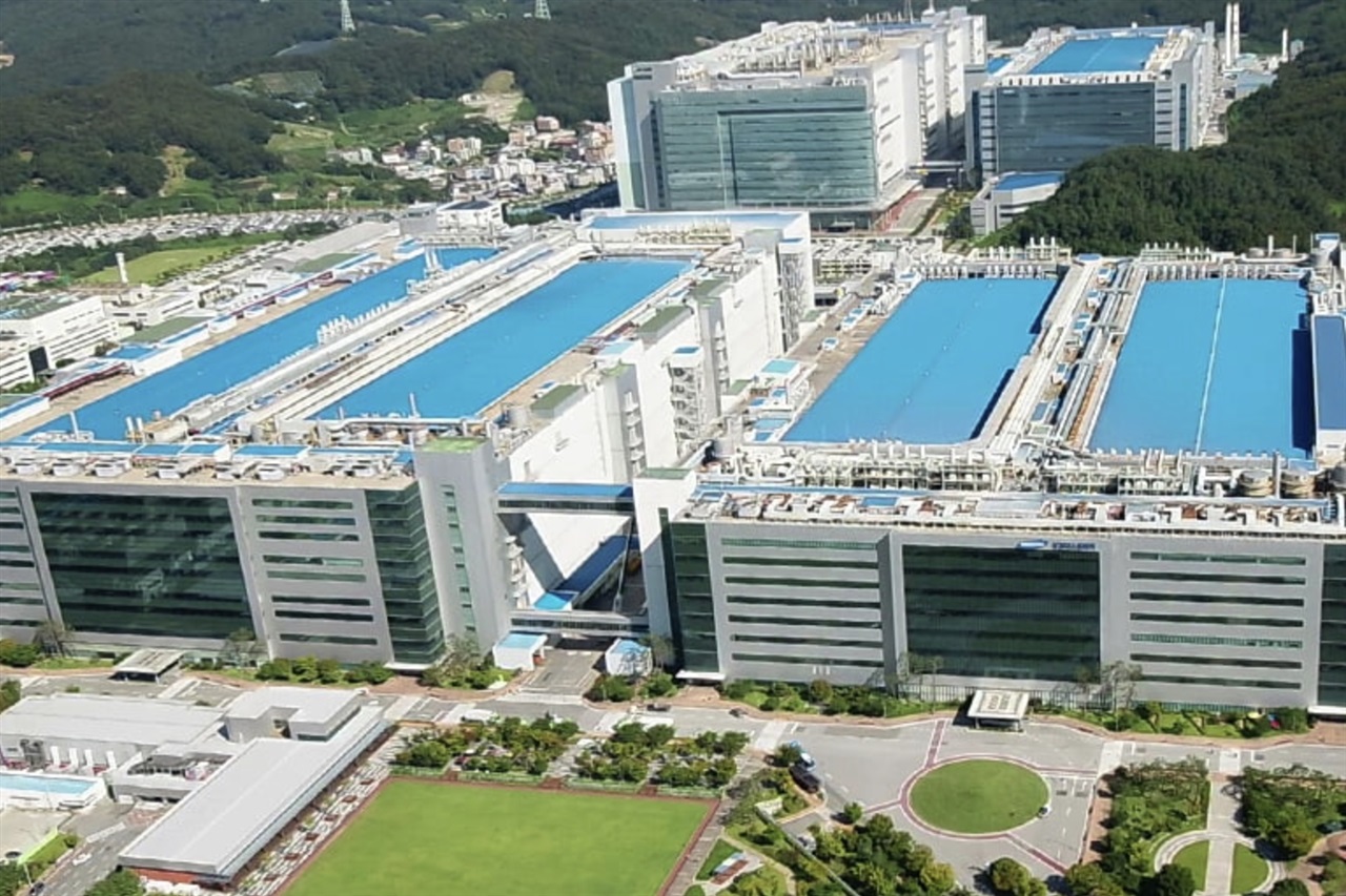 Samsung Display to expand OLED capacity as foldable demand builds