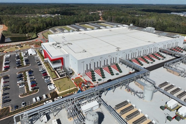 Microsoft sotto accusa per il data center AI: la questione ambientale diventa un nodo strategico