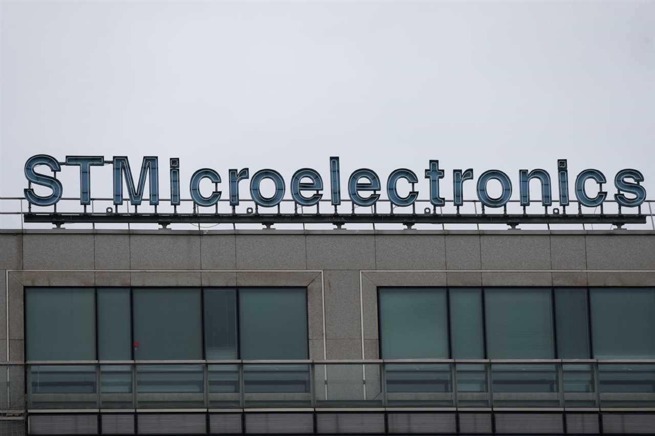 STMicroelectronics lifts data center target as AI optical demand outruns supply, but margin recovery waits on 2027 reshaping