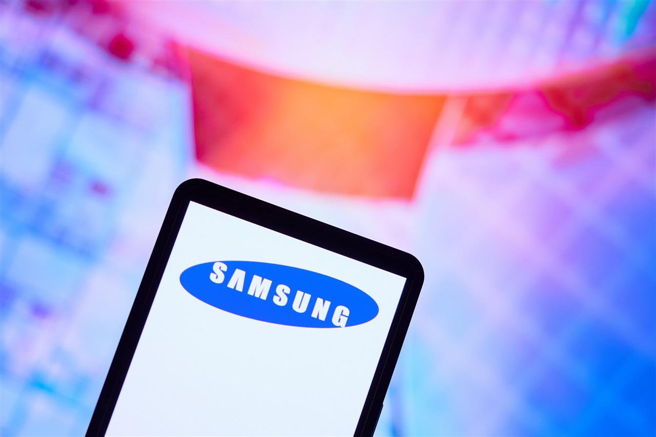 photo of Samsung memory sales up 471% in 2Q26; foundry targets double-digit second-half growth image