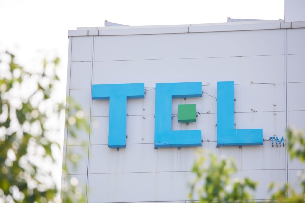 Tokyo Electron raises outlook as AI data center spending lifts memory demand