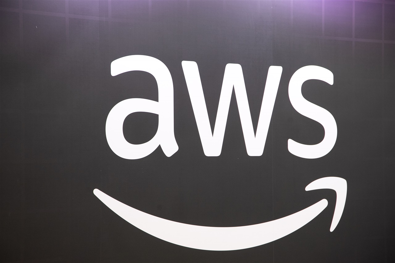 AWS backlog reaches US$496 billion; Amazon to double power capacity by end-2027