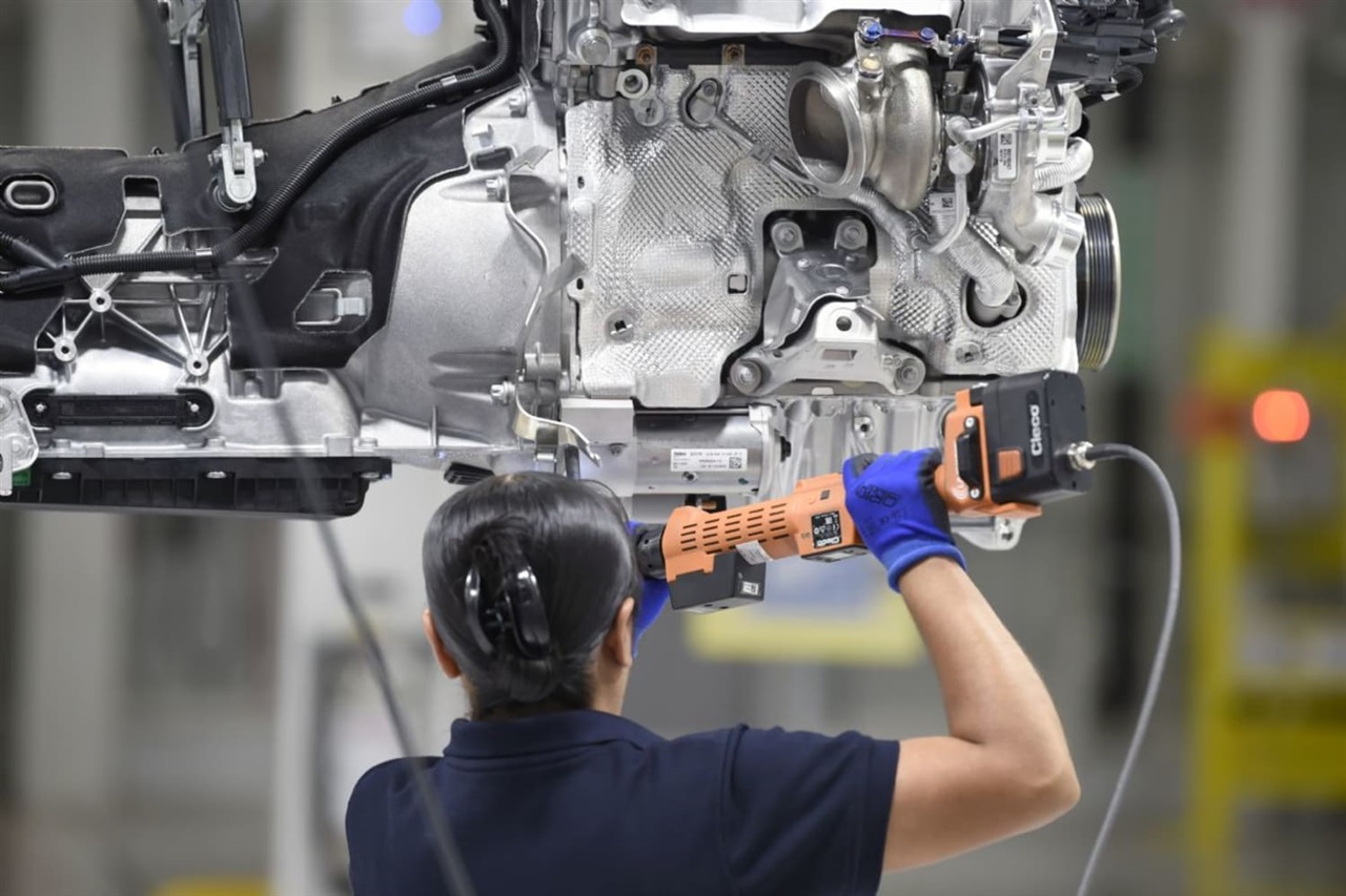 German carmakers turn defensive in China as sales and margins fall