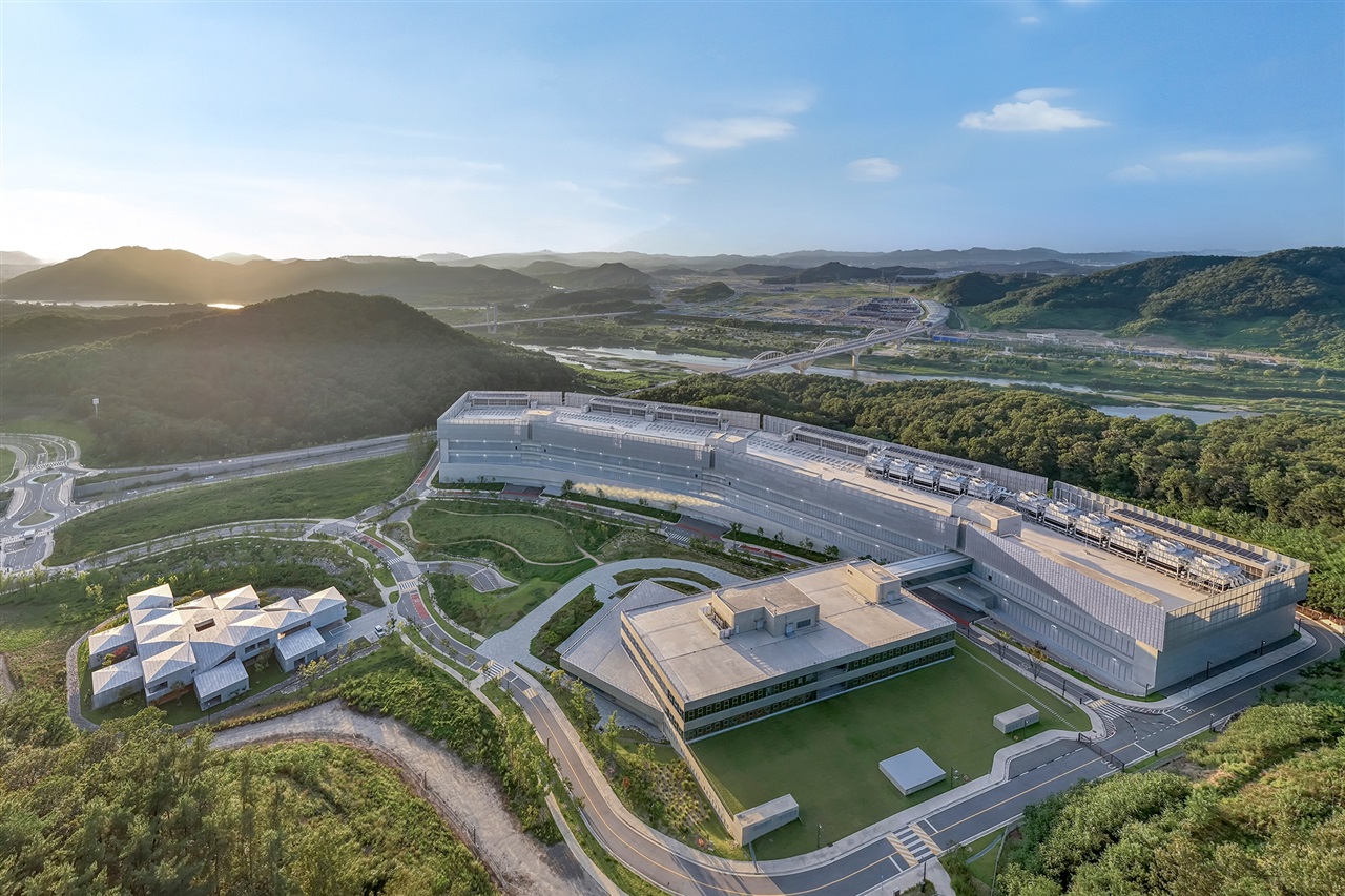 Naver taps Brookfield for up to US$9 billion in data center financing