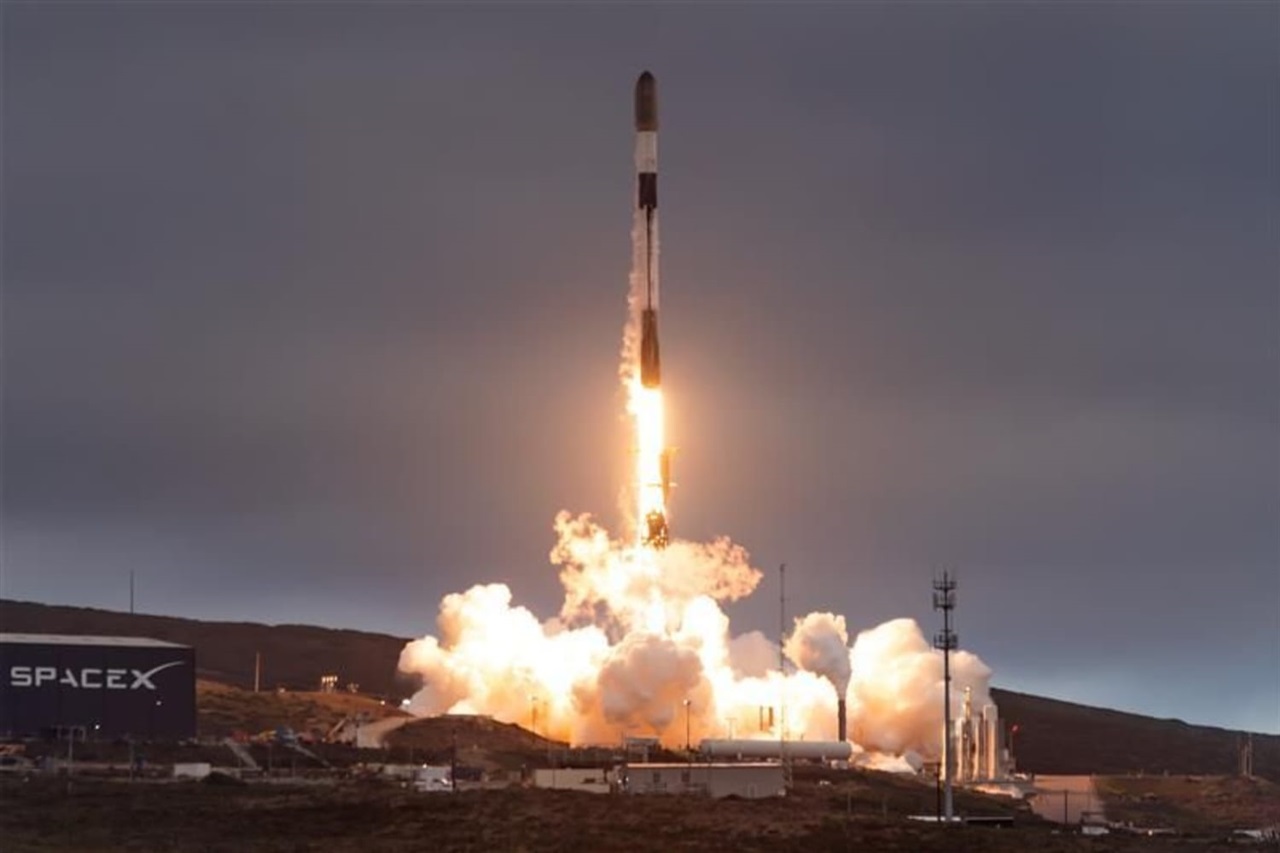 SpaceX sets Falcon 9 turnaround record with two launches 38