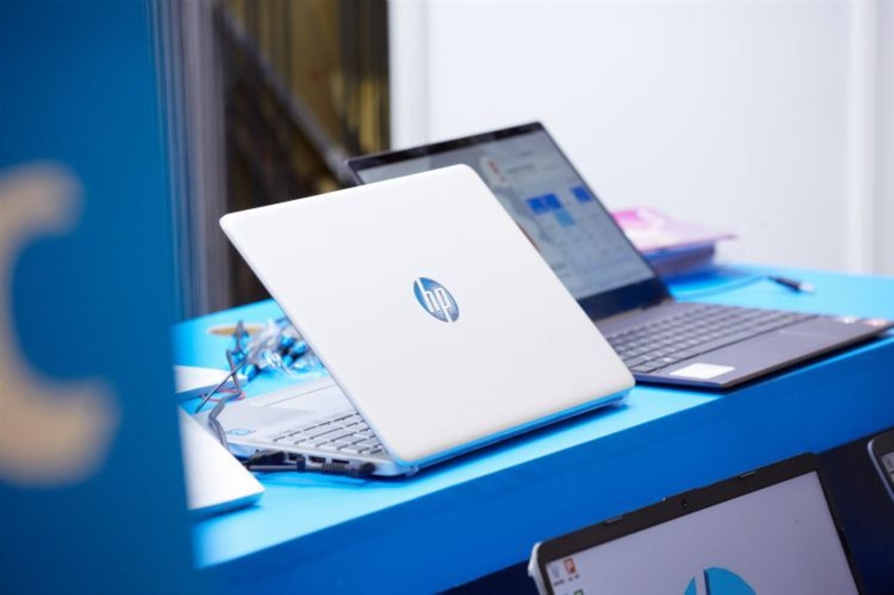 Ict Computer Components HP revenue hits record as PC shipments fall on rising component costs