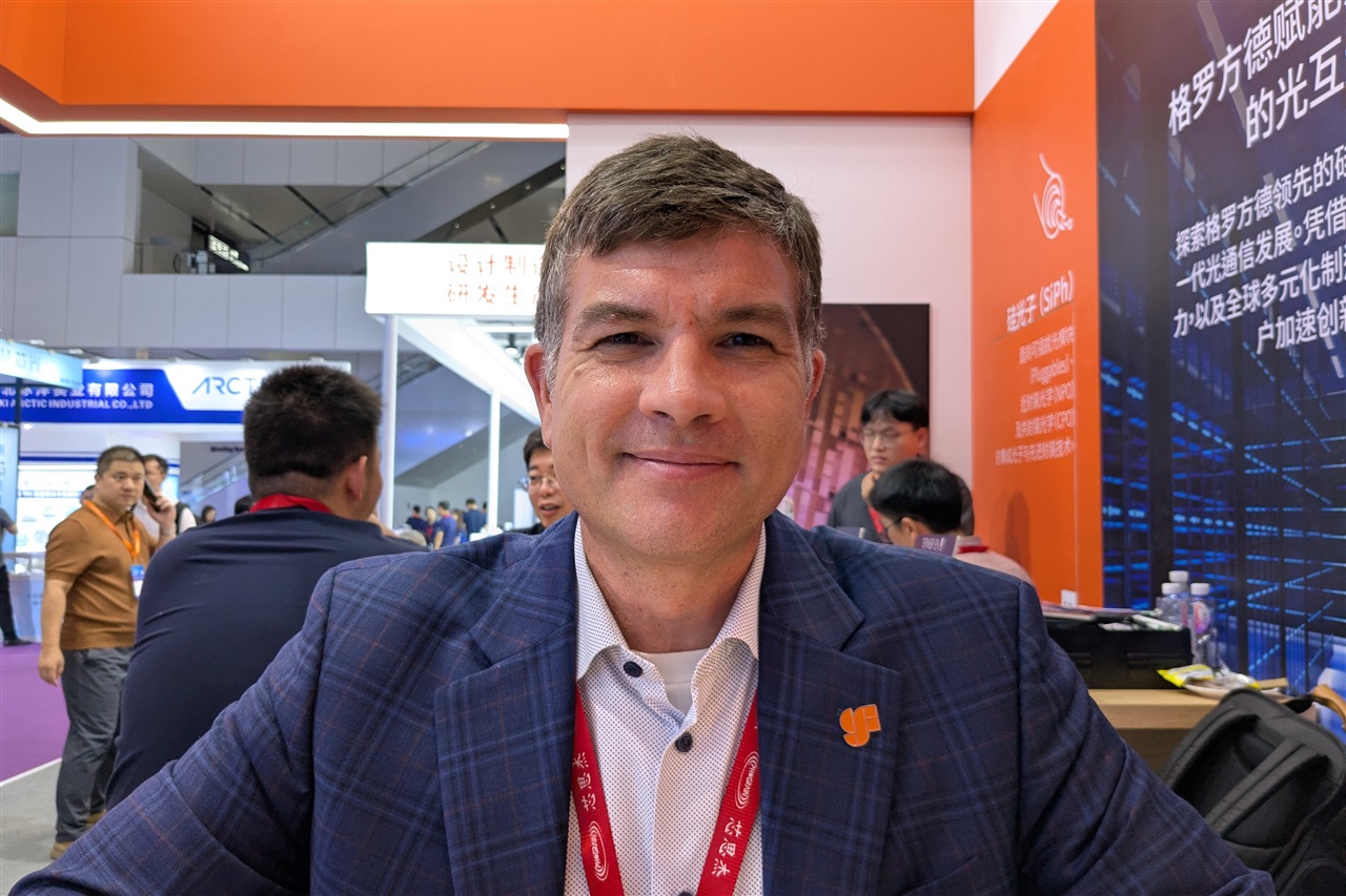 As AI data centers hit a transmission wall, GlobalFoundries pushes into silicon photonics