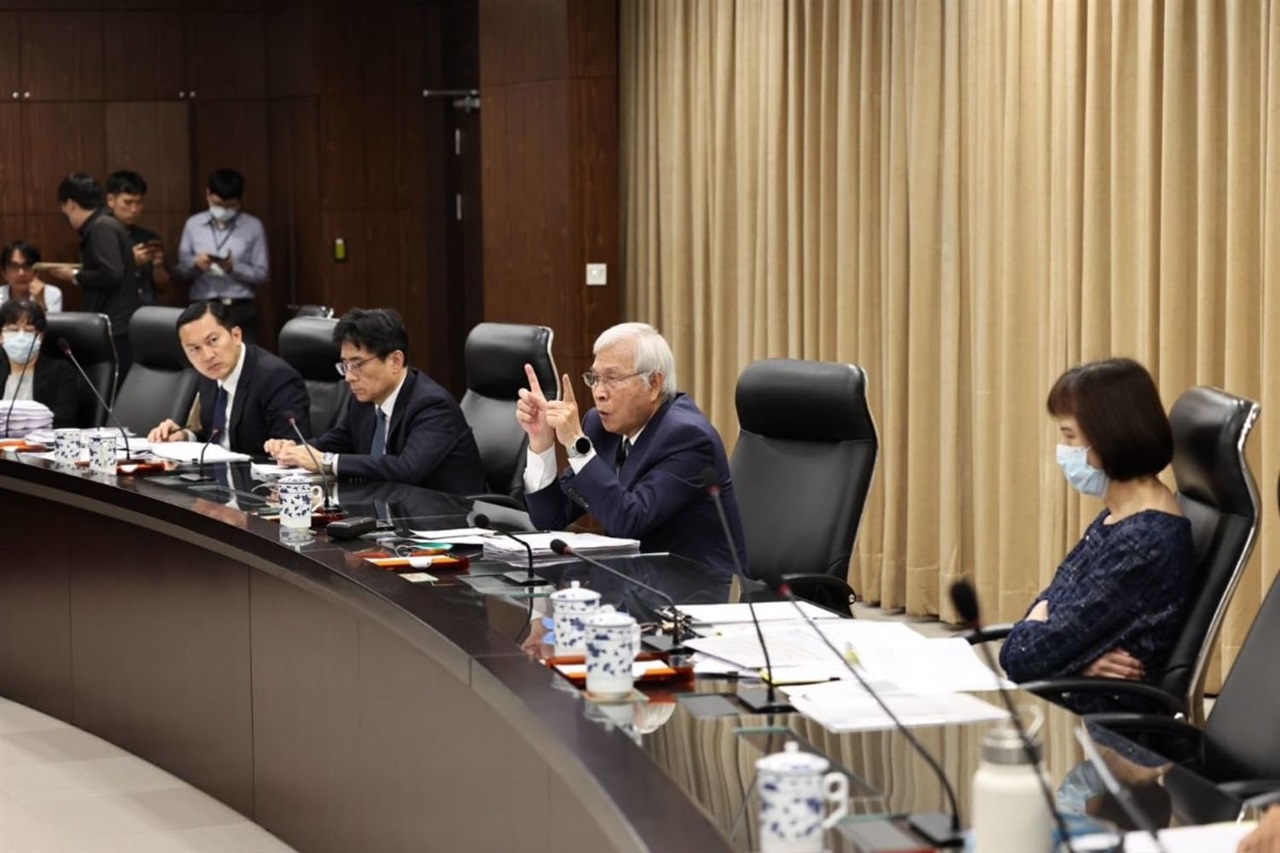 Taiwan central bank warns market stability hinges on AI monetization