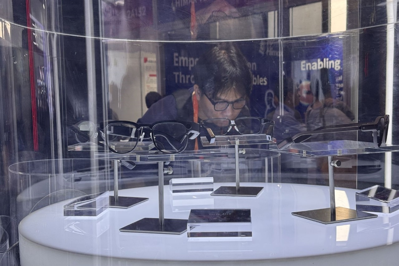 Полноцветные Micro LED займут более 30% поставок AR-очков в 2027 году