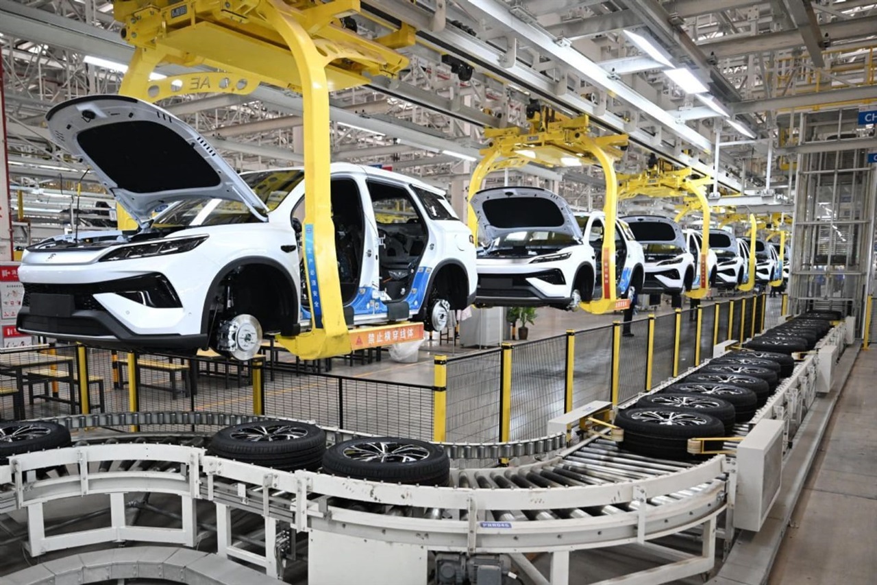 US auto groups urge Trump to block Chinese automakers from US market