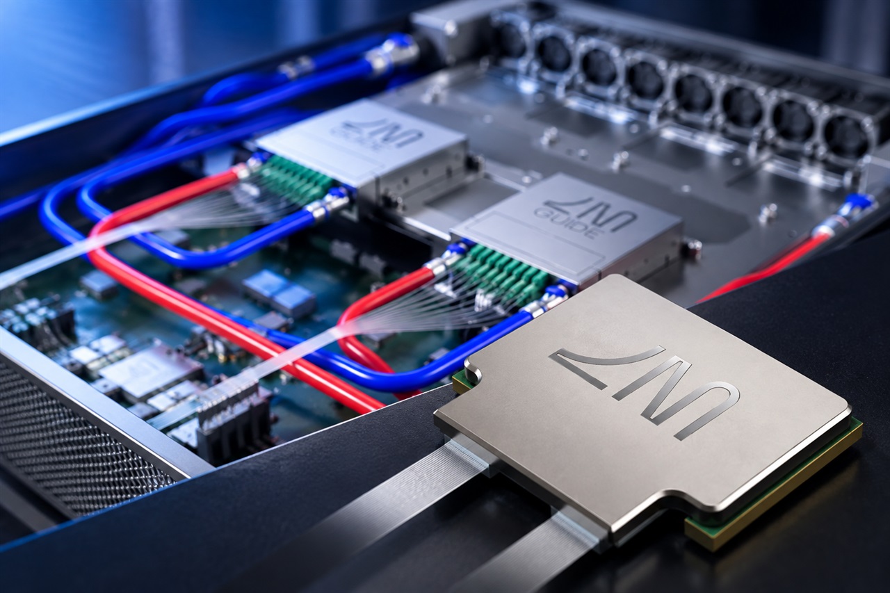 Lightmatter launches optical module that halves fiber cabling in AI clusters