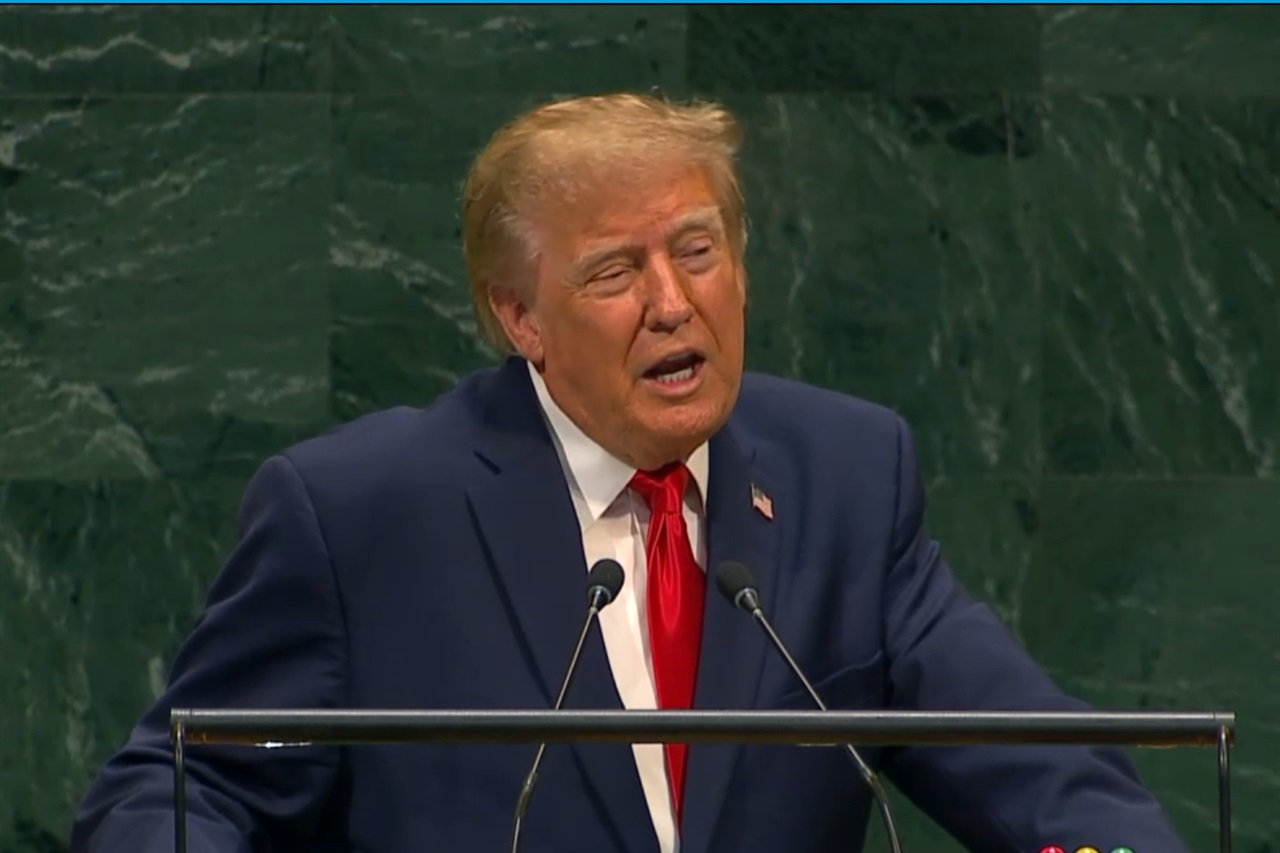 Trump rejects global AI controls and urges US to press ahead with "superintelligence"