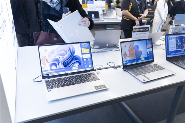 Global PC shipments plunge 20% in 3Q26