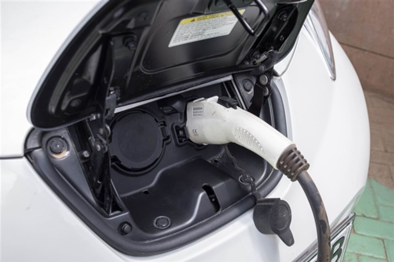 Chinese automakers capture record 14.6% Europe market share as looming hybrid import curbs spur shipments